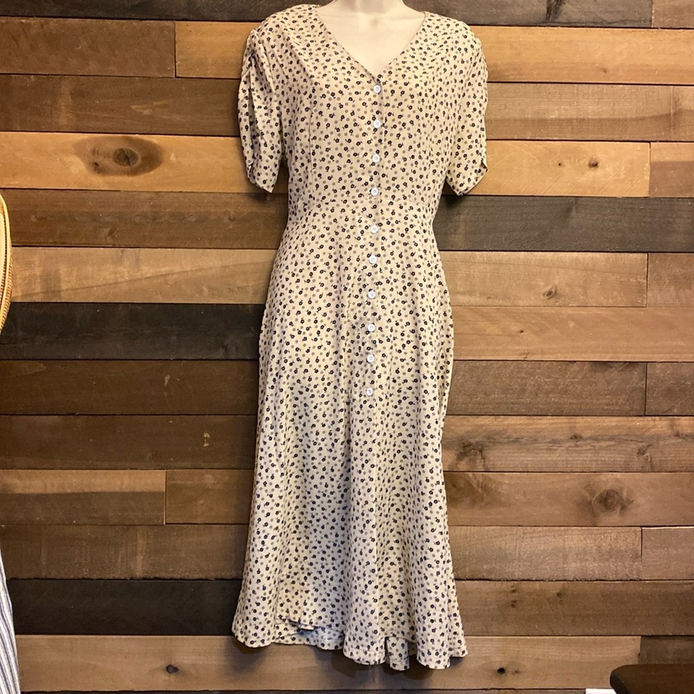 Vintage-Inspired Floral Button-Front Midi Dress - Size L 🔹